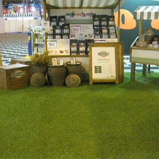 דשא מלאכותי טורף